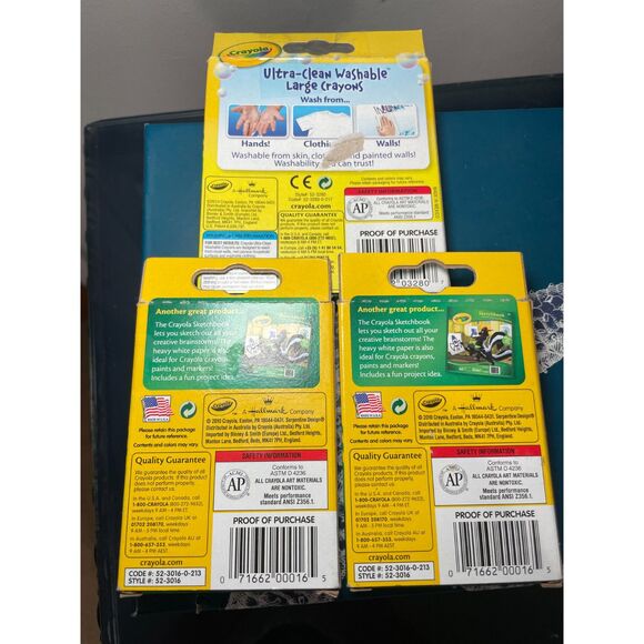 CRAYOLA Crayons - 3 BOXES‎ - 2 from 2010 1 from 2014. OPEN BOXES. Vintage UNISEX - Picture 2 of 5